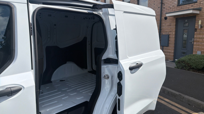 Ford Transit Courier Diesel 1.5 EcoBlue Trend Van - Image 5